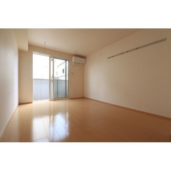 �y�����E���r���O�z�@