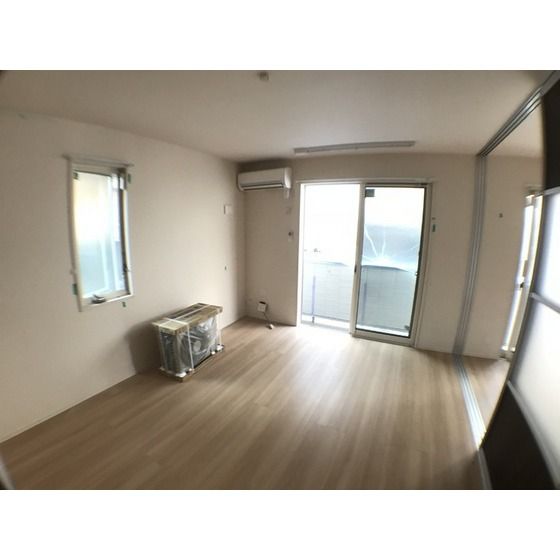 �y�����E���r���O�z�@