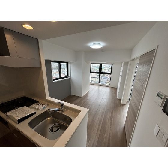 �y�����E���r���O�z�@