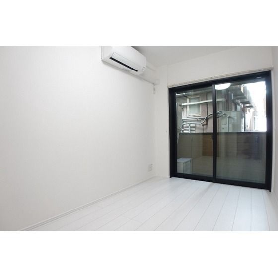 �y�����E���r���O�z�@