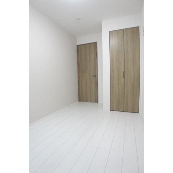 �y�����E���r���O�z�@