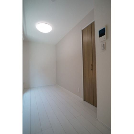 �y�����E���r���O�z�@