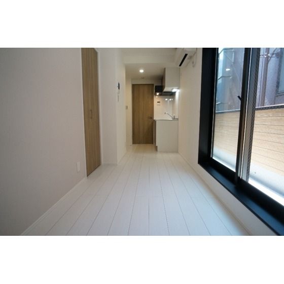 �y�����E���r���O�z�@