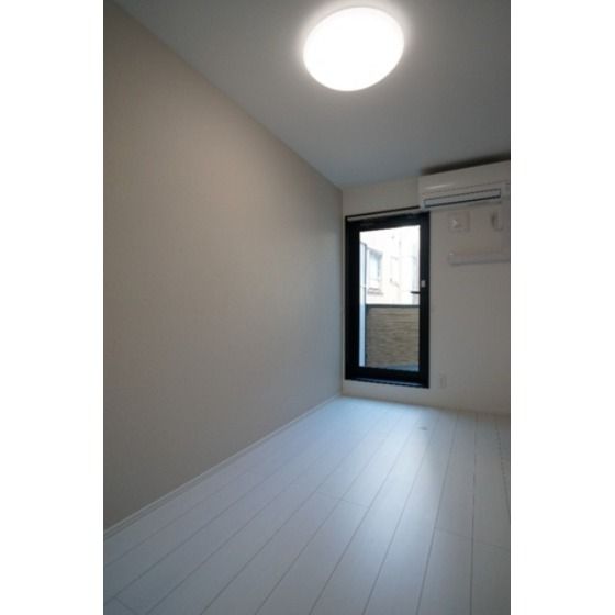 �y�����E���r���O�z�@