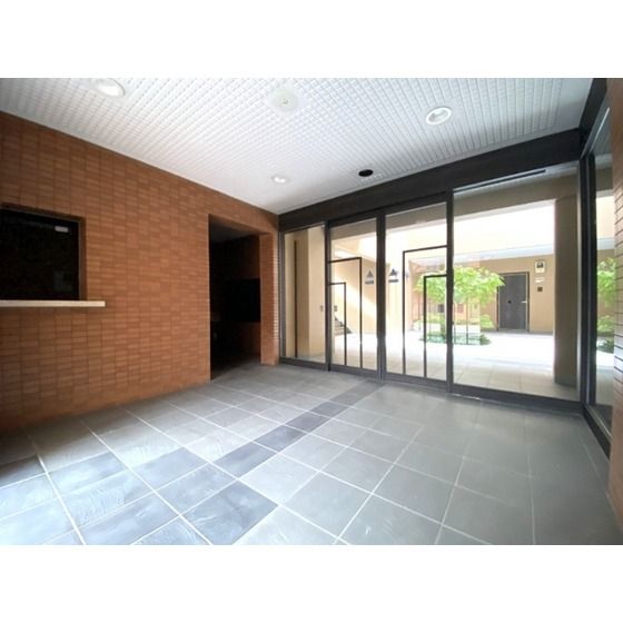 �y�G���g�����X�z�@