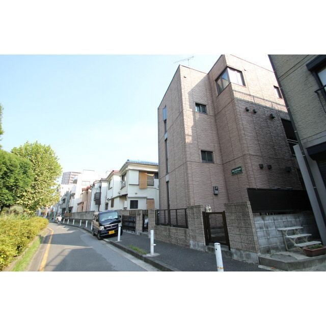 �y���]�z�@