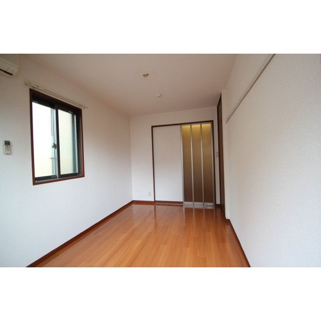 �y�����E���r���O�z�@