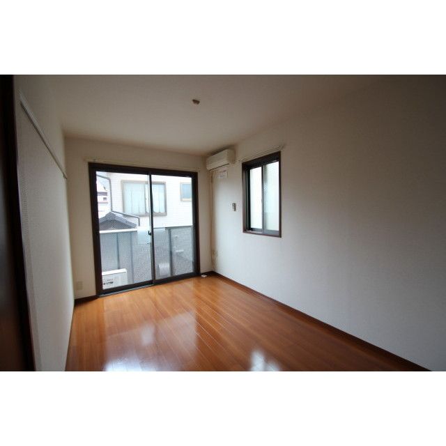 �y�����E���r���O�z�@