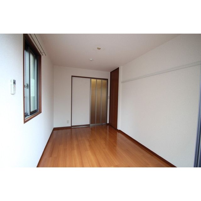 �y�����E���r���O�z�@