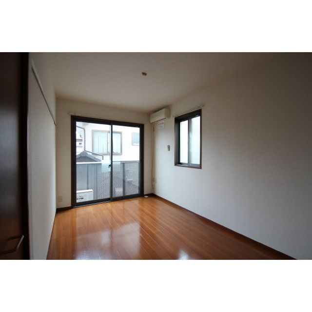 �y�����E���r���O�z�@