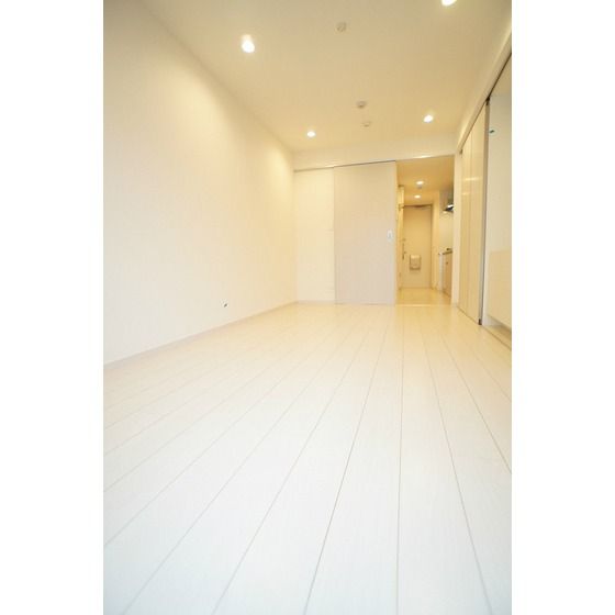 �y�����E���r���O�z�@