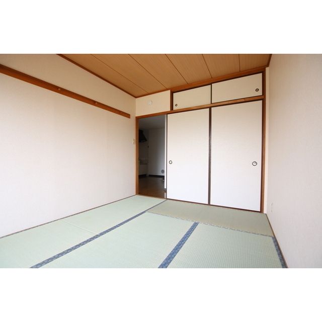 �y�����E���r���O�z�@