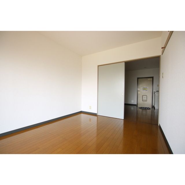 �y�����E���r���O�z�@