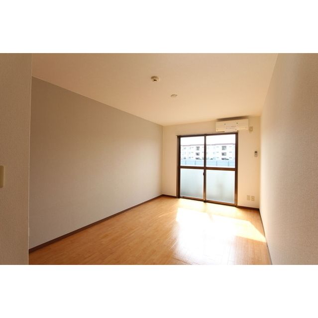 �y�����E���r���O�z�@