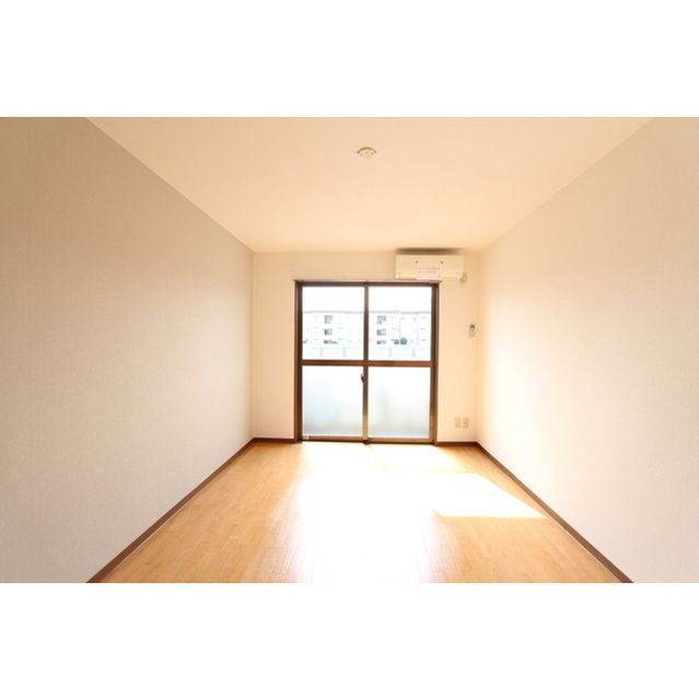 �y�����E���r���O�z�@