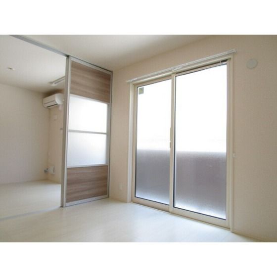 �y�����E���r���O�z�@