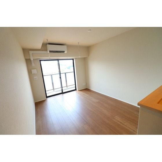 �y�����E���r���O�z�@