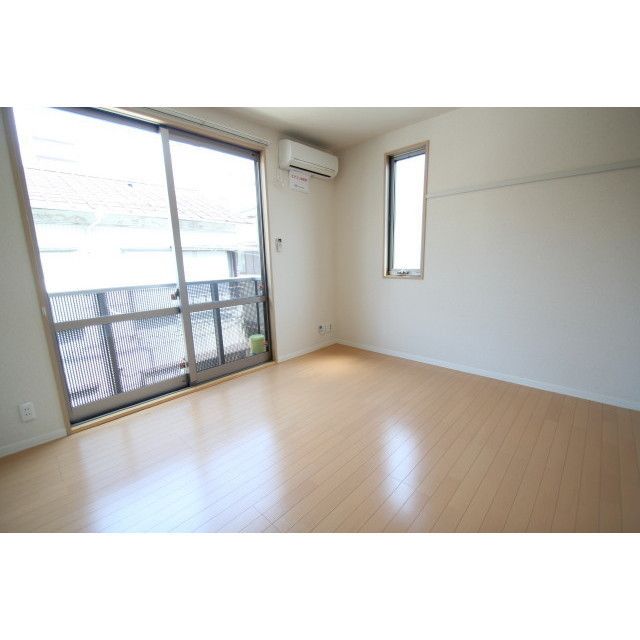 �y�����E���r���O�z�@