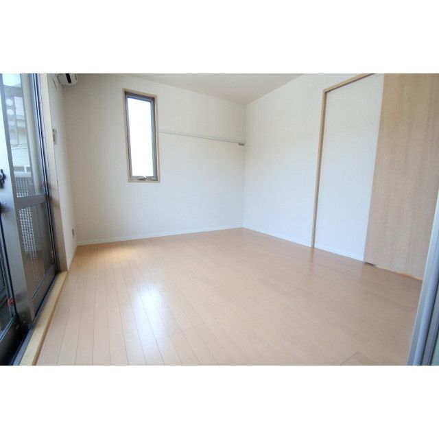 �y�����E���r���O�z�@