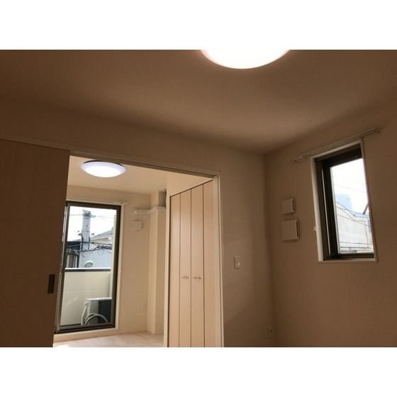 �y�����E���r���O�z�@