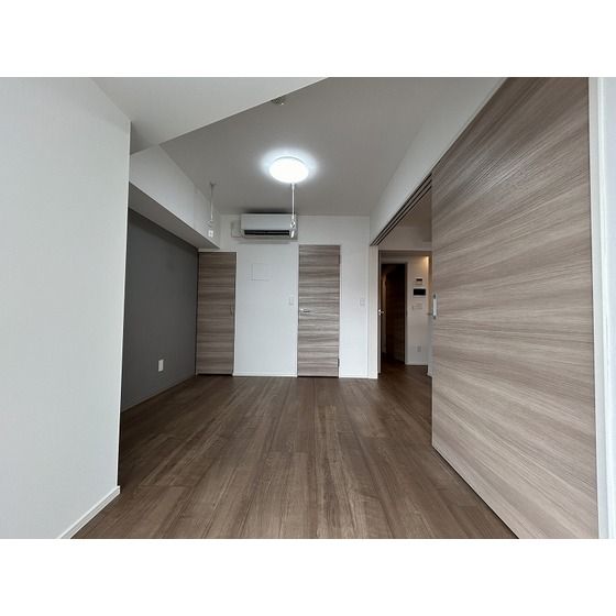 �y�����E���r���O�z�@