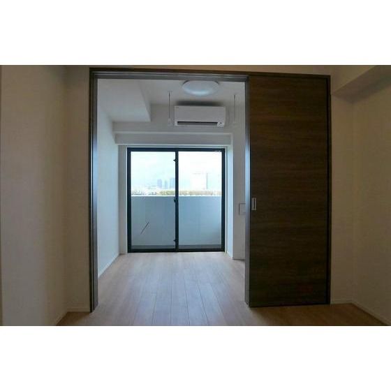 �y�����E���r���O�z�@