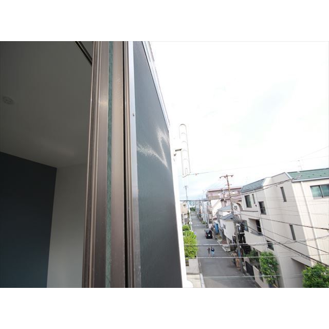 �y���]�z�@