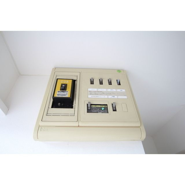 �y���̑��ݔ��z�@���d��20A