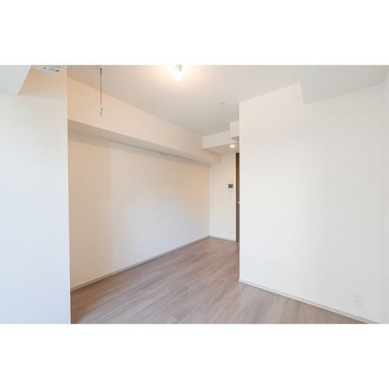 �y�����E���r���O�z�@