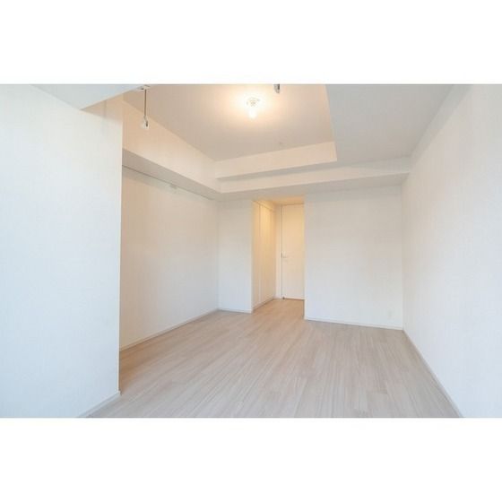 �y�����E���r���O�z�@