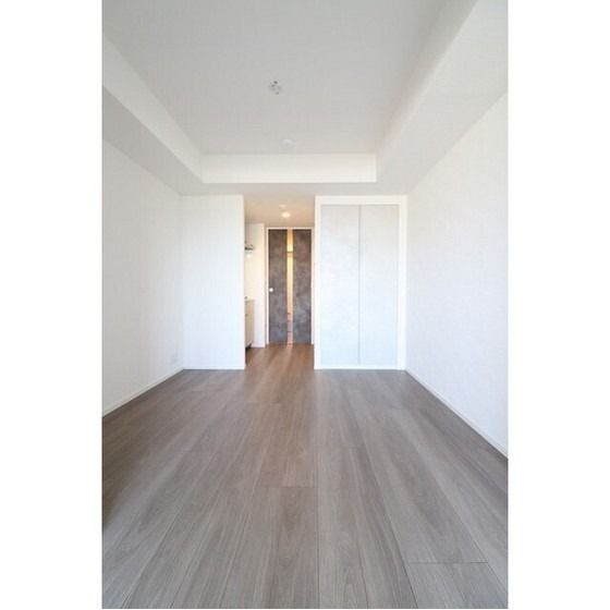 �y�����E���r���O�z�@