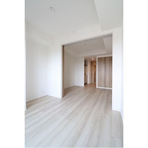 �y�����E���r���O�z�@