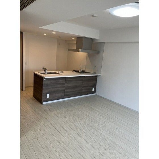 �y�����E���r���O�z�@