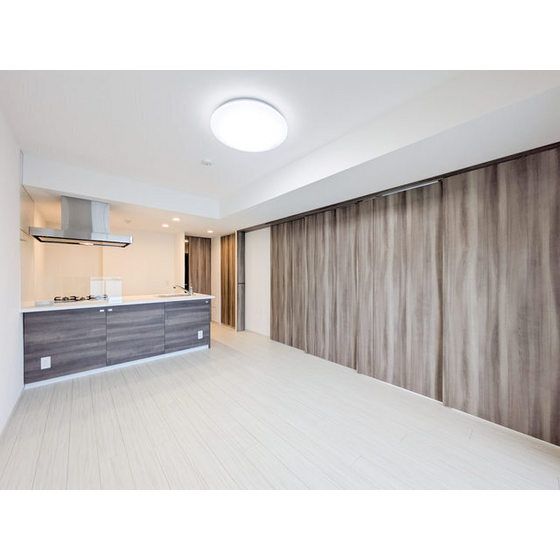 �y�����E���r���O�z�@