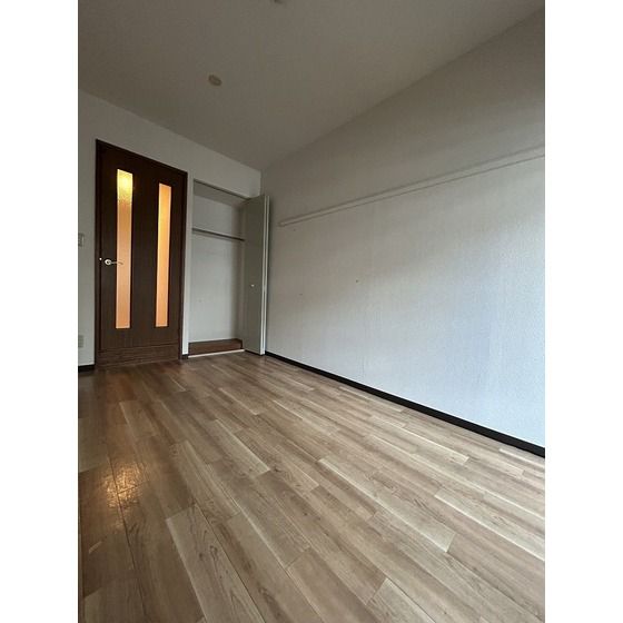 �y�����E���r���O�z�@