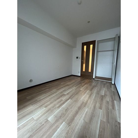 �y�����E���r���O�z�@