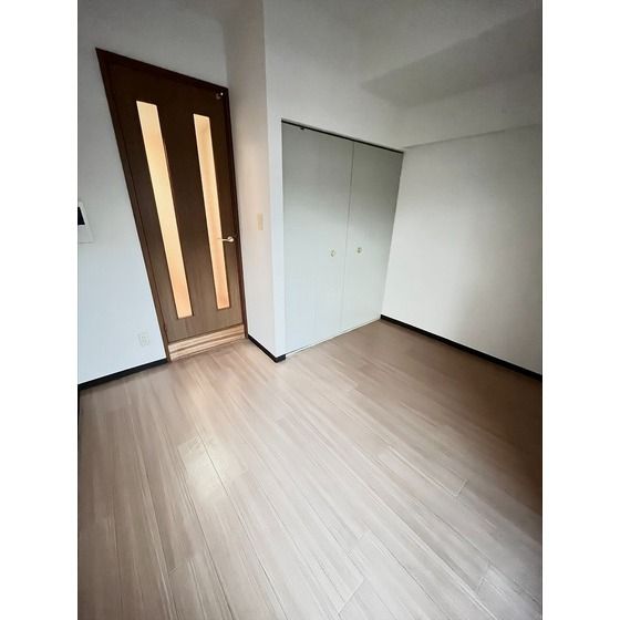 �y�����E���r���O�z�@