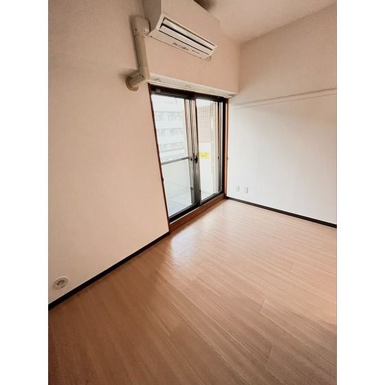 �y�����E���r���O�z�@