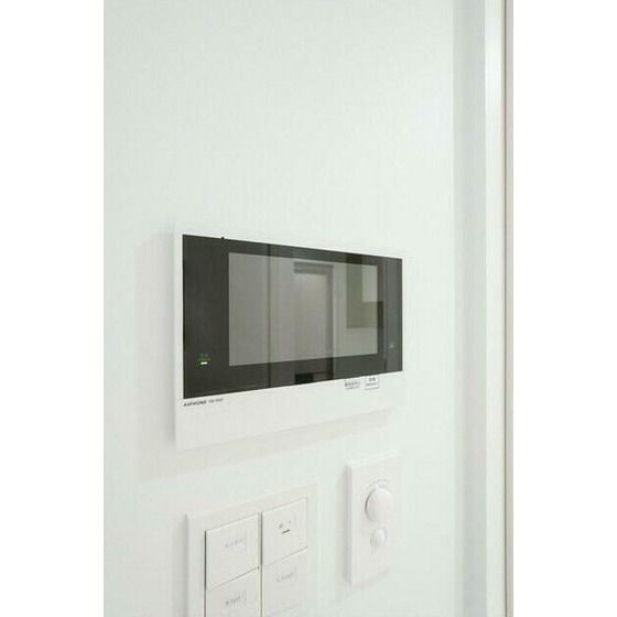 �y�Z�L�����e�B�z�@