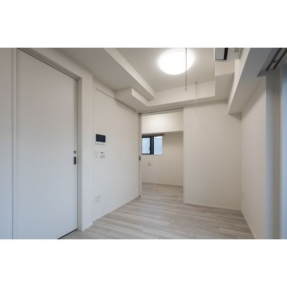 �y�����E���r���O�z�@