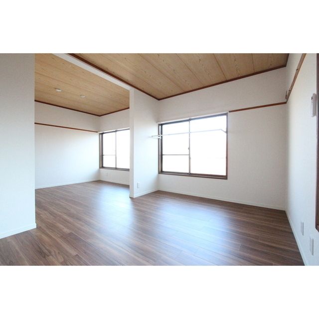 �y�����E���r���O�z�@10.5���̗m��