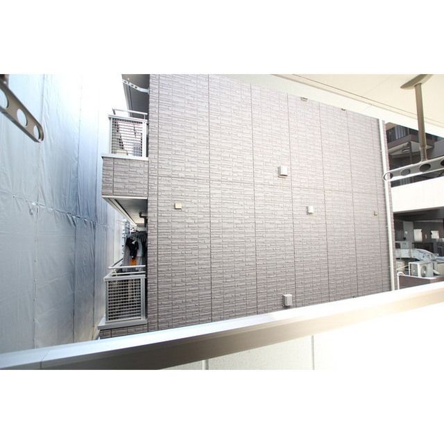 �y���]�z�@