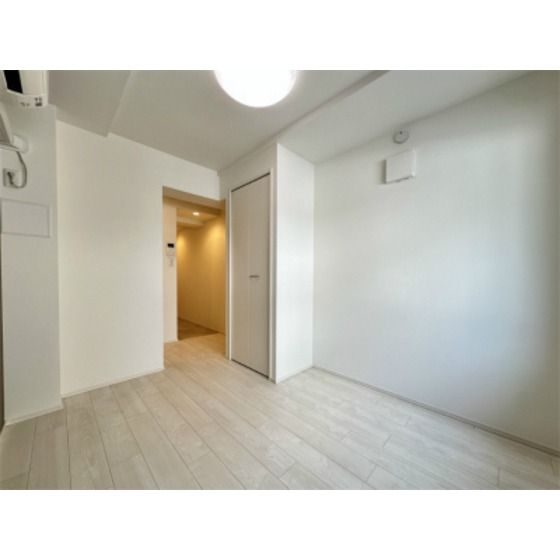 �y�����E���r���O�z�@