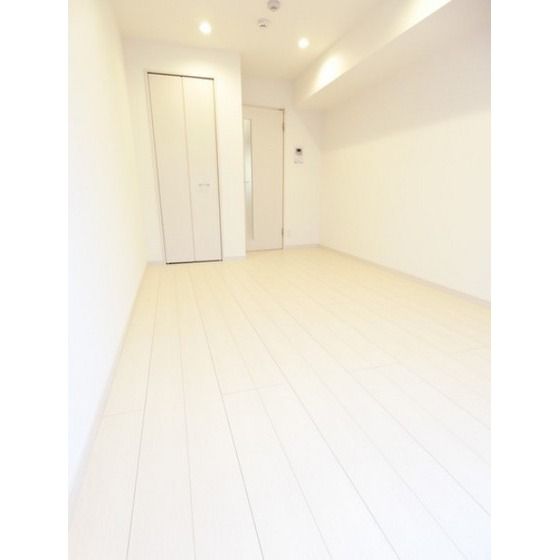 �y�����E���r���O�z�@