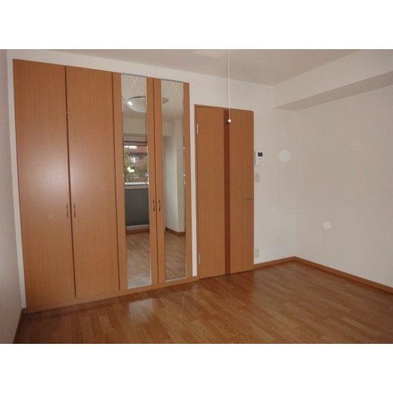 �y�����E���r���O�z�@