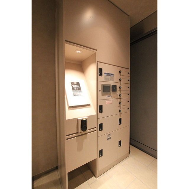 �y�G���g�����X�z�@