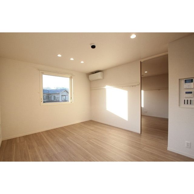 �y�����E���r���O�z�@